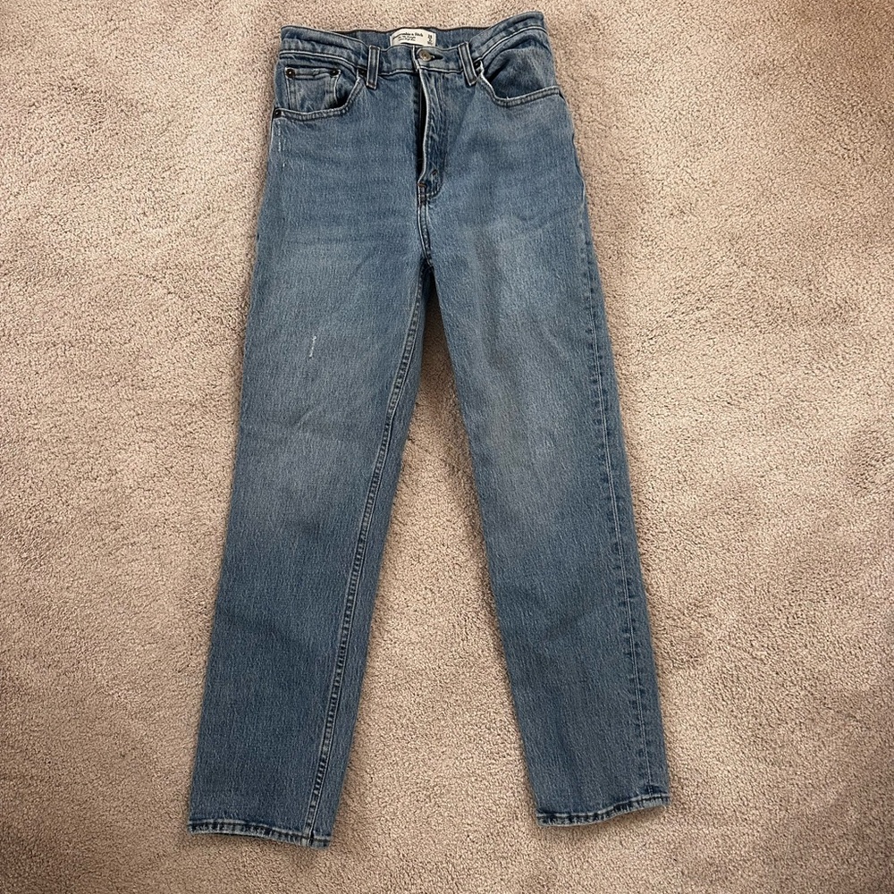 Abercrombie & Fitch Ultra High Rise 90’s Straight Jean